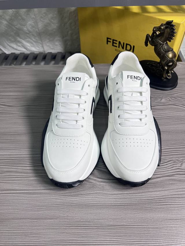 Fendi 芬迪 2024早春 -高端品质 原单 -鞋面：高科技飞织纳米面料 -内里：羊皮内里 -垫脚；超级透气运动网眼 -大底：原版超轻大底 -超高品控 做工